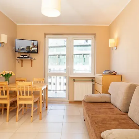 Spacerowa With Parking By Renters شقة