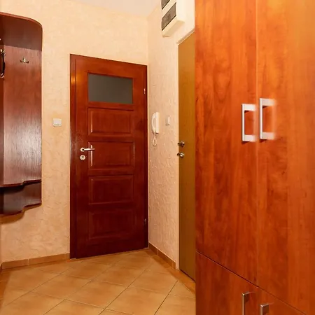 Spacerowa With Parking By Renters Apartman Kołobrzeg