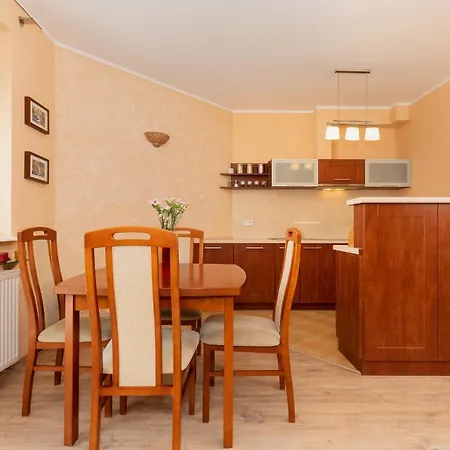 Spacerowa With Parking By Renters Apartman Kołobrzeg