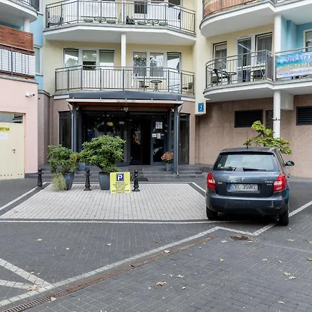 Spacerowa With Parking By Renters Daire Kolobrzeg