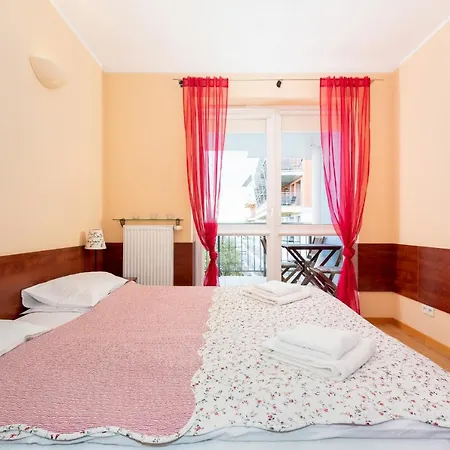 Spacerowa With Parking By Renters Daire *