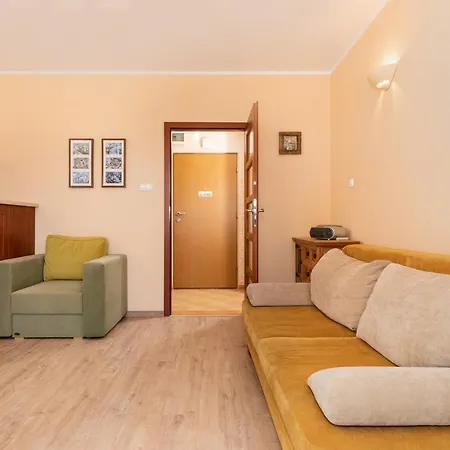 Apartment Spacerowa With Parking By Renters Kolobrzeg