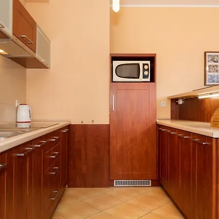 Spacerowa With Parking By Renters Daire Kolobrzeg