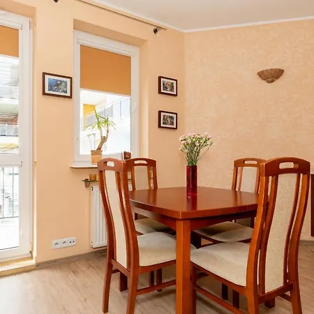 Spacerowa With Parking By Renters Daire *