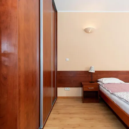 Spacerowa With Parking By Renters Appartement *