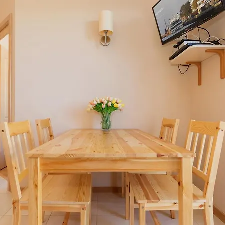 Spacerowa With Parking By Renters Daire Kolobrzeg