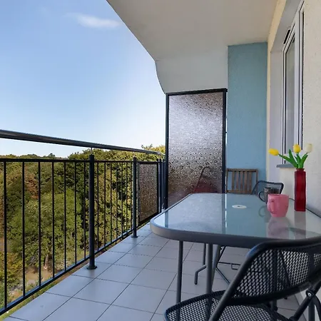 Spacerowa With Parking By Renters Appartement Kołobrzeg