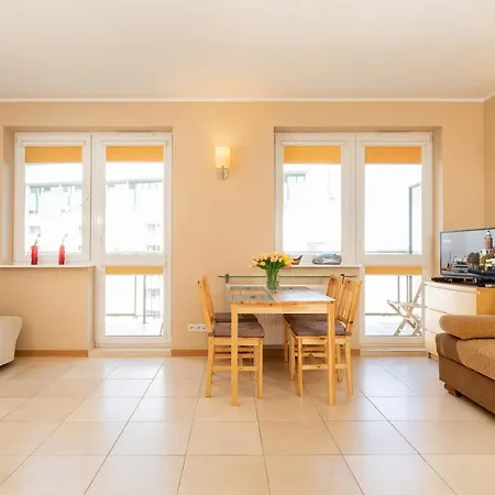 Spacerowa With Parking By Renters Appartement Kołobrzeg