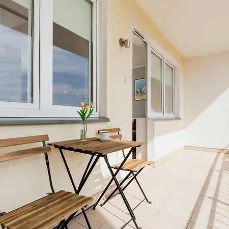 Spacerowa With Parking By Renters 아파트