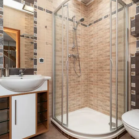 Spacerowa With Parking By Renters Daire