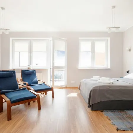 Spacerowa With Parking By Renters 아파트
