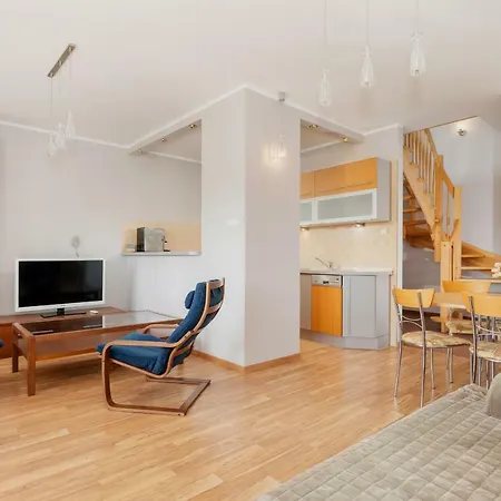 Spacerowa With Parking By Renters 아파트