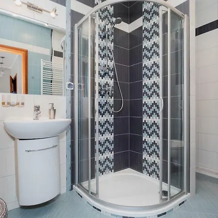 Spacerowa With Parking By Renters Daire