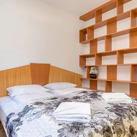 아파트 Spacerowa With Parking By Renters 코워브제크