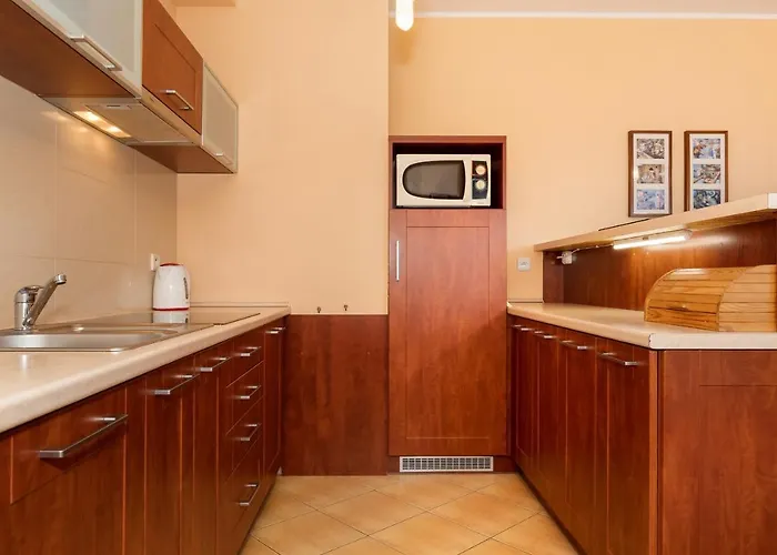 Spacerowa With Parking By Renters Apartment Kolobrzeg