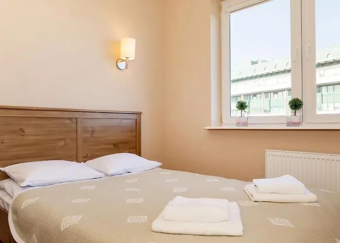 Spacerowa With Parking By Renters Apartment *