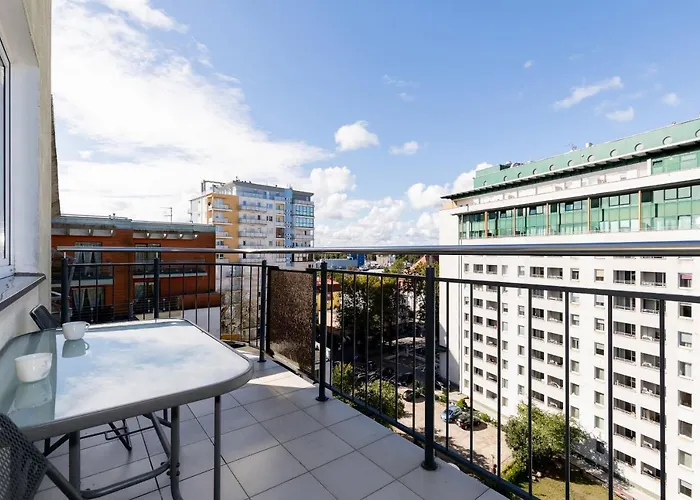 Spacerowa With Parking By Renters Apartment *