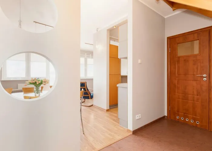 Spacerowa With Parking By Renters Apartment