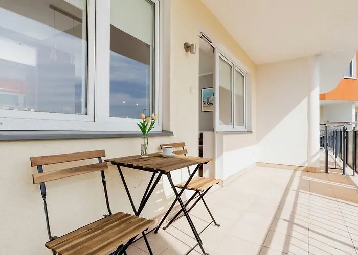 Spacerowa With Parking By Renters Apartment