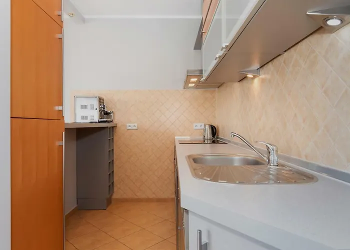 Apartment Spacerowa With Parking By Renters Kolobrzeg